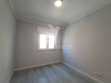 Apartamento T2 para Venda em Corroios