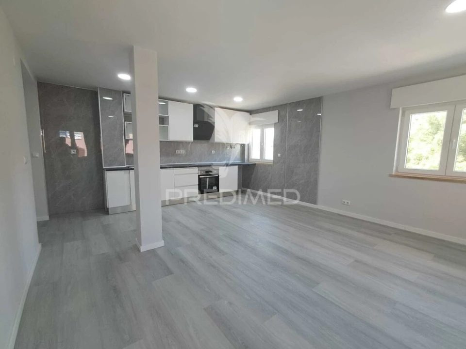 Apartamento T2 para Venda em Corroios Foto 2