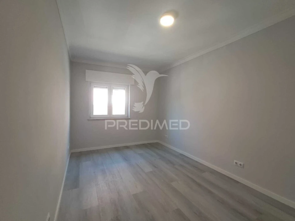 Apartamento T2 para Venda em Corroios Foto 16