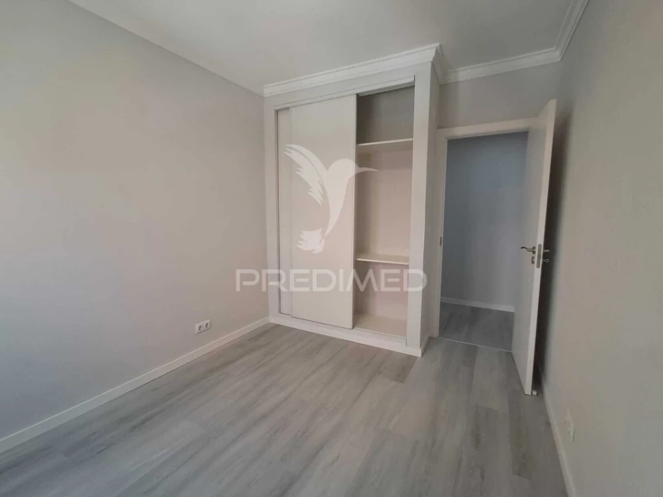 Apartamento T2 para Venda em Corroios Foto 18