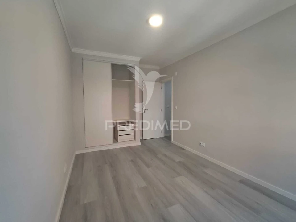 Apartamento T2 para Venda em Corroios Foto 11
