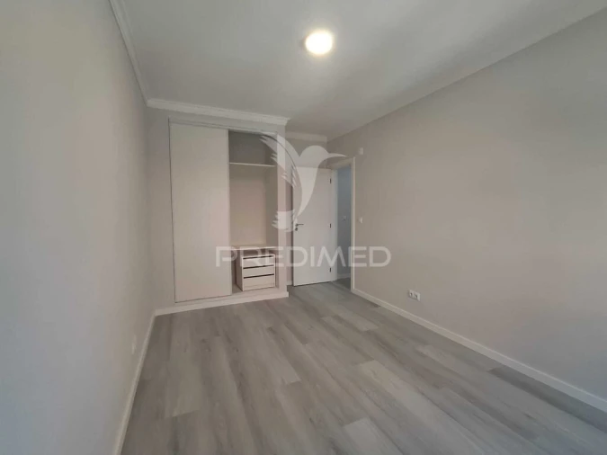 Apartamento T2 para Venda em Corroios Foto 11