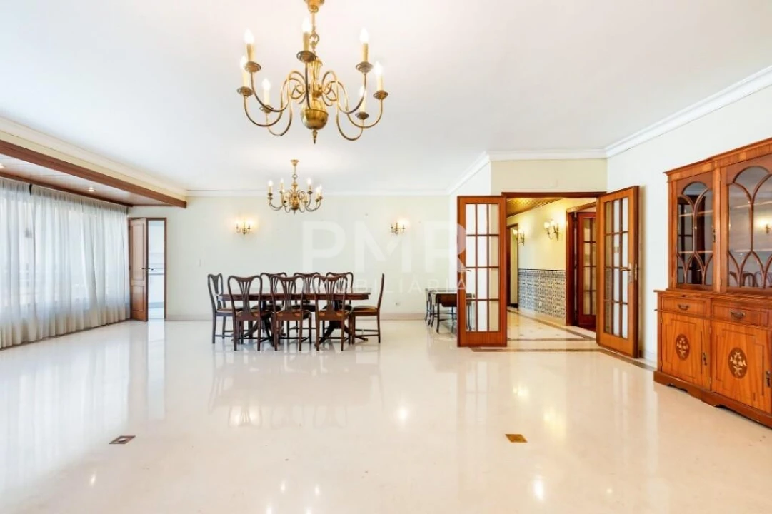 Apartamento T4 para Venda em Lumiar Foto 2