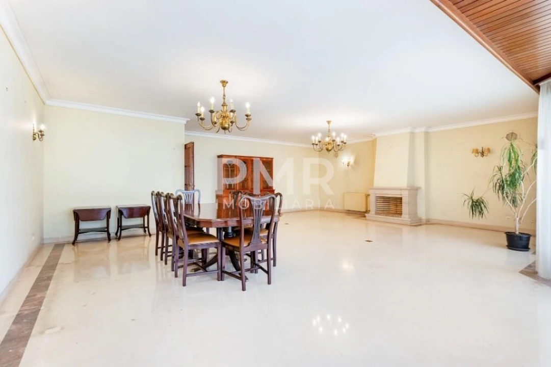 Apartamento T4 para Venda em Lumiar Foto 3