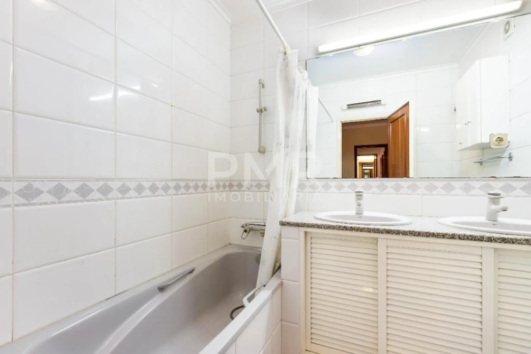 Apartamento T4 para Venda em Lumiar Foto 19