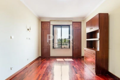 Apartamento T4 para Venda em Lumiar
