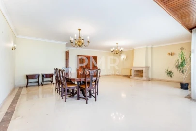 Apartamento T4 para Venda em Lumiar
