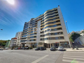 Apartamento T4 para Venda em Lumiar