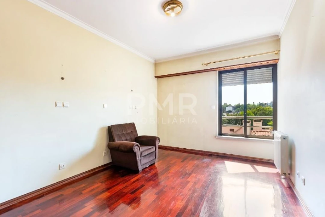 Apartamento T4 para Venda em Lumiar Foto 15