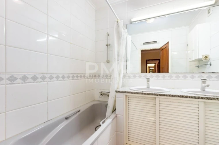 Apartamento T4 para Venda em Lumiar Foto 19