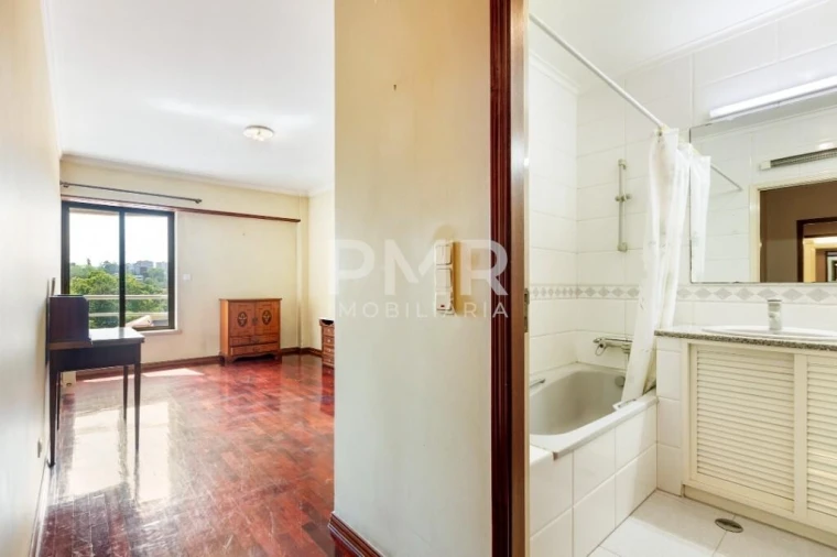 Apartamento T4 para Venda em Lumiar Foto 9