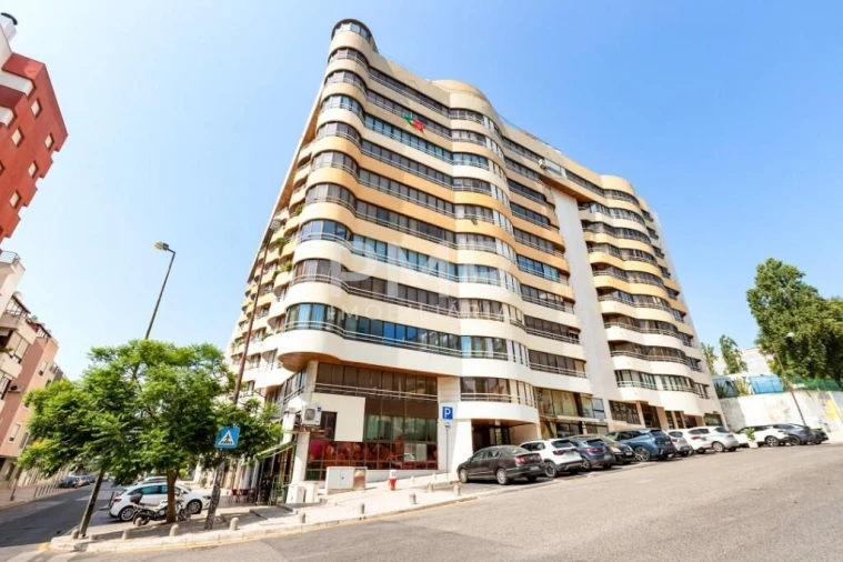 Apartamento T4 para Venda em Lumiar Foto 21
