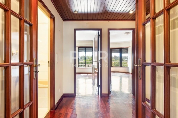 Apartamento T4 para Venda em Lumiar Foto 5
