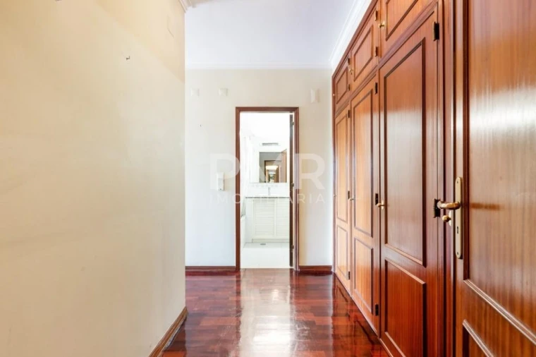 Apartamento T4 para Venda em Lumiar Foto 17