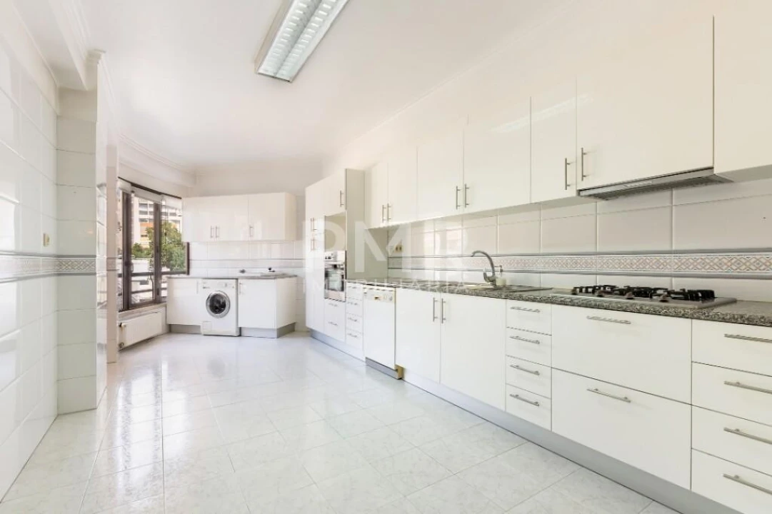 Apartamento T4 para Venda em Lumiar Foto 23