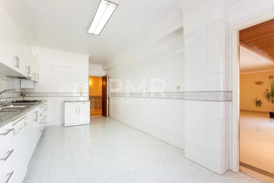 Apartamento T4 para Venda em Lumiar Foto 4