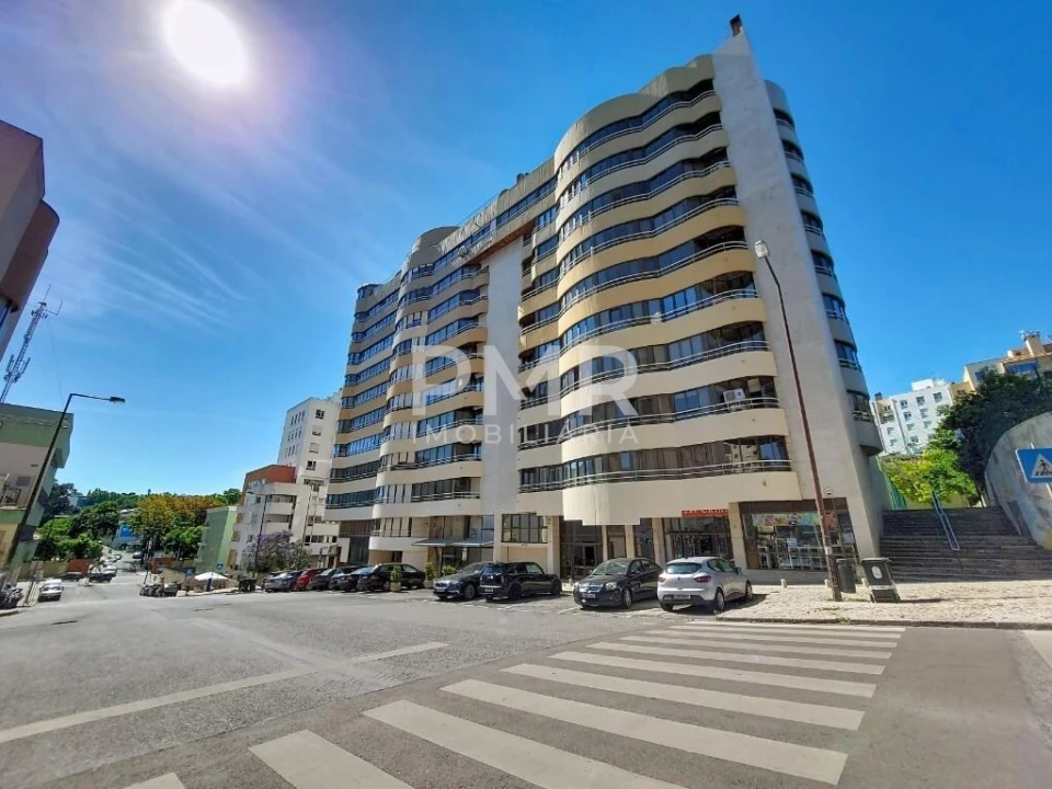 Apartamento T4 para Venda em Lumiar Foto 27