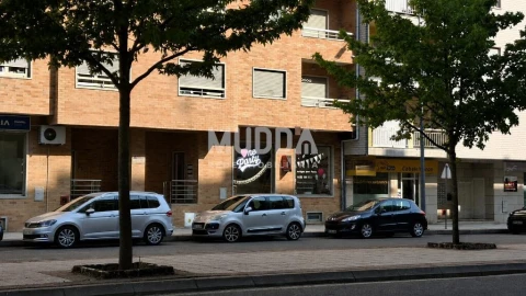 Loja para Venda em Sé, Santa Maria e Meixedo