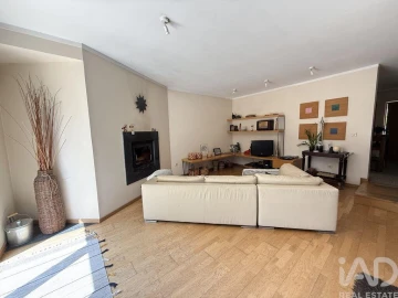 Moradia T4 para Venda em Borbela e Lamas de Olo