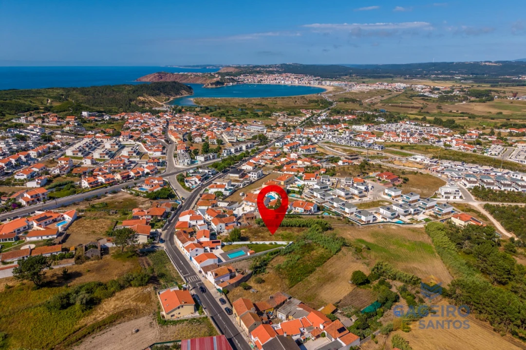 Terreno para Venda em Tornada e Salir do Porto Foto 1