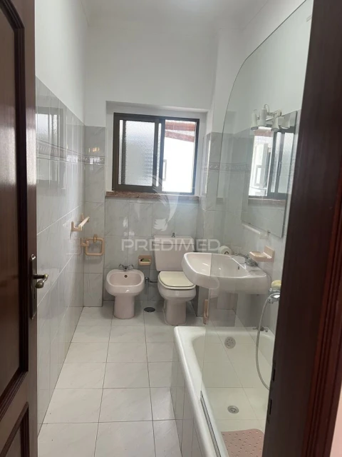 Apartamento T2 para Venda em Falagueira-Venda Nova