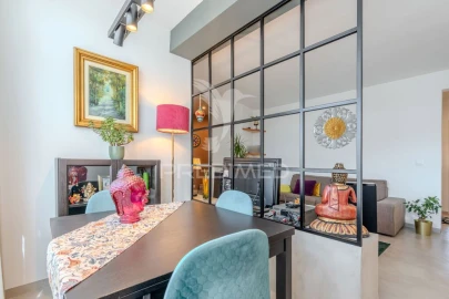 Apartamento T2 para Venda em Carnaxide e Queijas