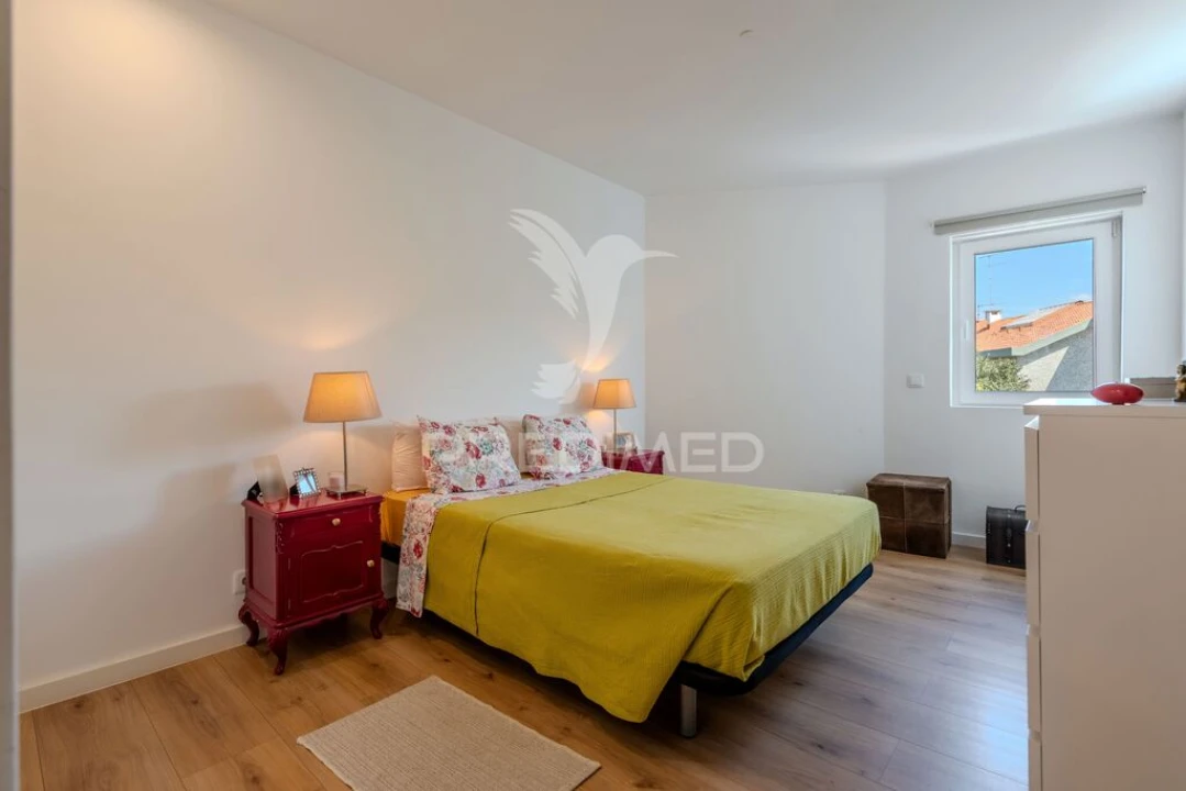 Apartamento T2 para Venda em Carnaxide e Queijas Foto 16