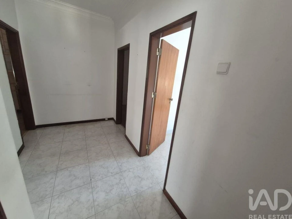 Moradia T2 para Venda em Laranjeiro e Feijó Foto 5
