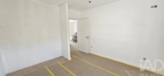 Moradia T2 para Venda em Laranjeiro e Feijó