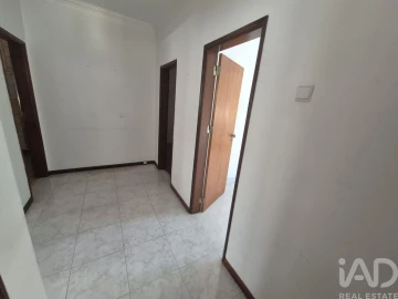 Moradia T2 para Venda em Laranjeiro e Feijó