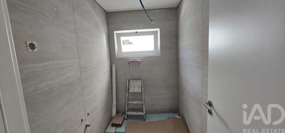 Moradia T2 para Venda em Laranjeiro e Feijó