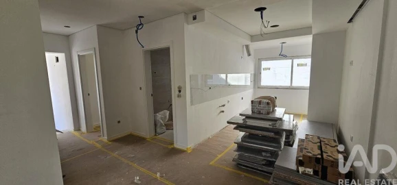 Moradia T2 para Venda em Laranjeiro e Feijó