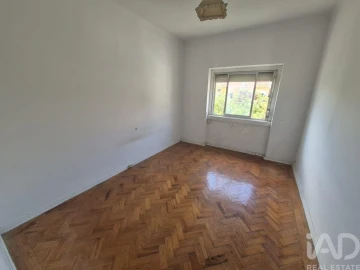 Moradia T2 para Venda em Laranjeiro e Feijó