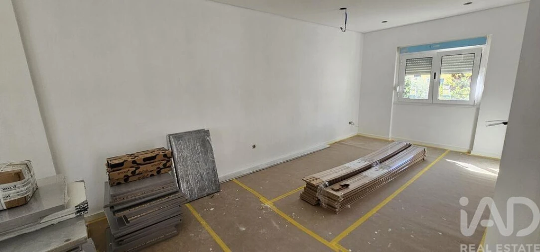 Moradia T2 para Venda em Laranjeiro e Feijó Foto 9