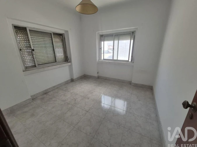 Moradia T2 para Venda em Laranjeiro e Feijó Foto 6