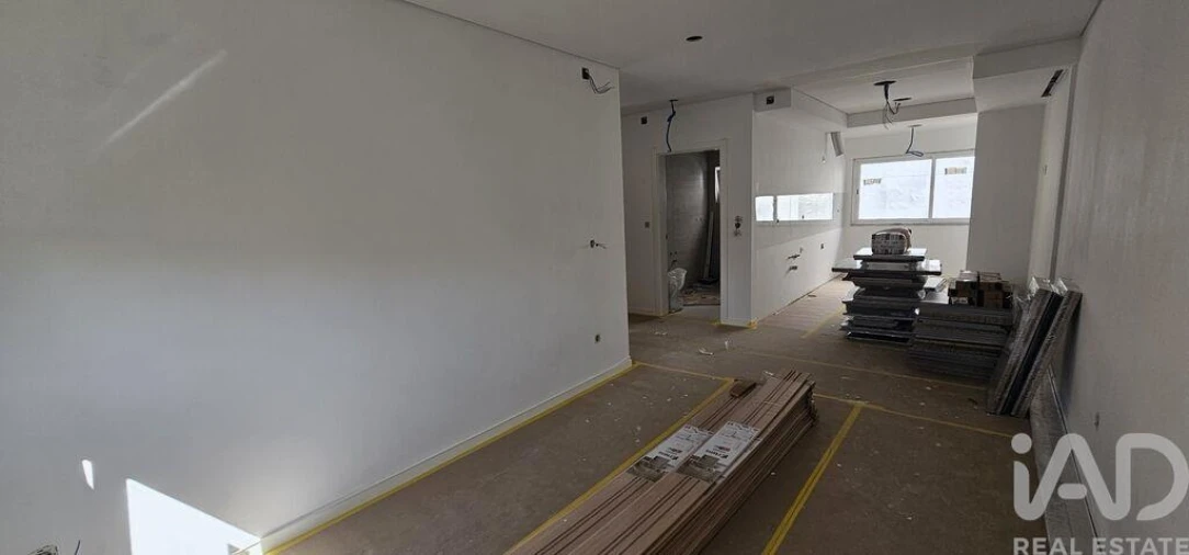 Moradia T2 para Venda em Laranjeiro e Feijó Foto 8