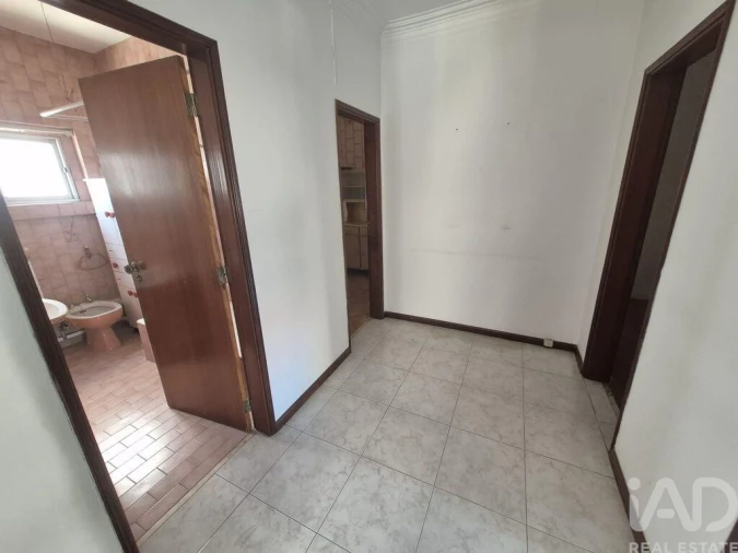 Moradia T2 para Venda em Laranjeiro e Feijó Foto 4