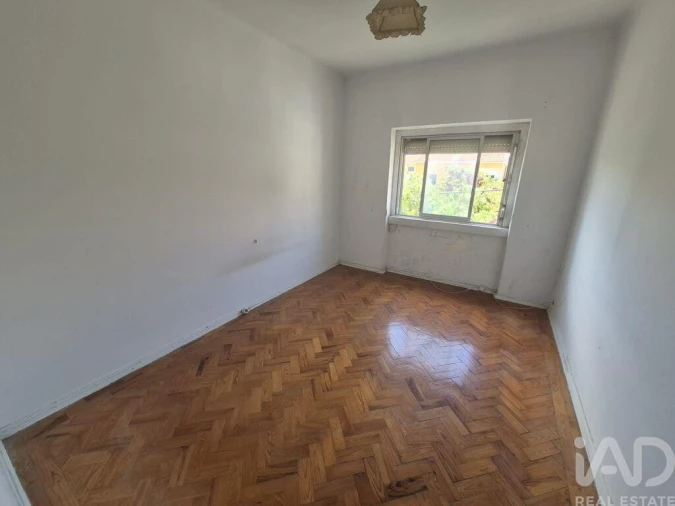 Moradia T2 para Venda em Laranjeiro e Feijó Foto 11