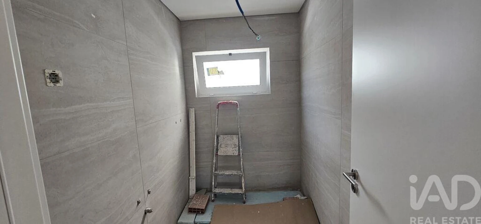 Moradia T2 para Venda em Laranjeiro e Feijó Foto 6