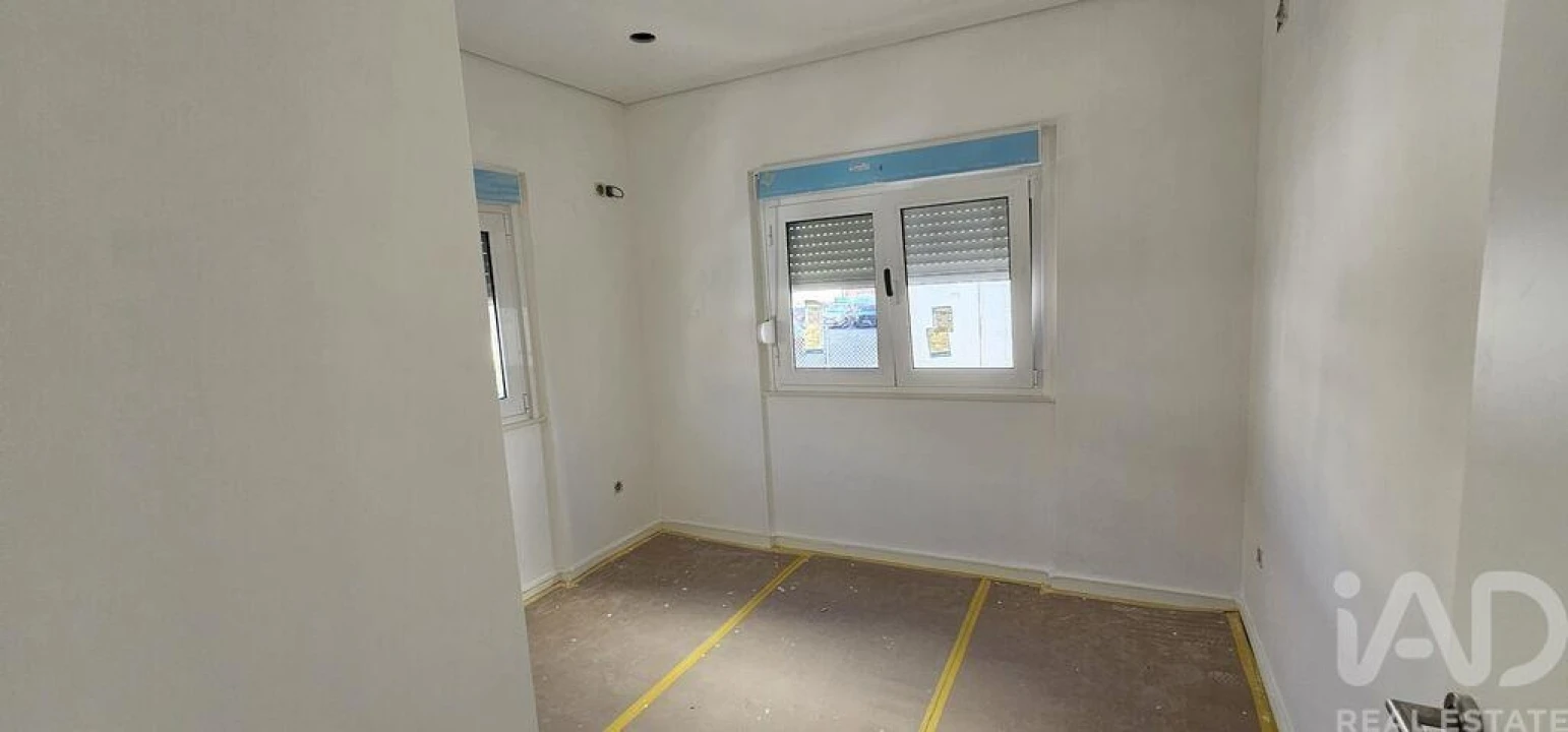 Moradia T2 para Venda em Laranjeiro e Feijó Foto 5