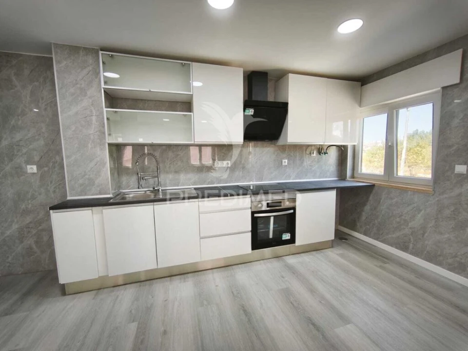 Apartamento T2 para Venda em Corroios Foto 5