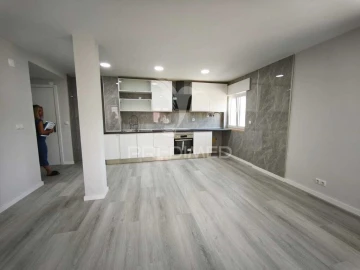 Apartamento T2 para Venda em Corroios