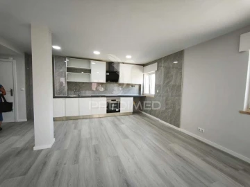 Apartamento T2 para Venda em Corroios