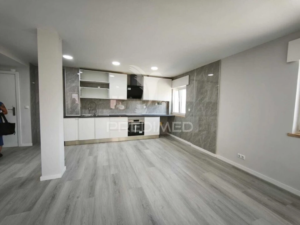 Apartamento T2 para Venda em Corroios Foto 6