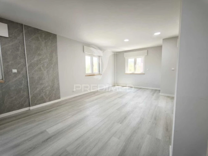 Apartamento T2 para Venda em Corroios Foto 16