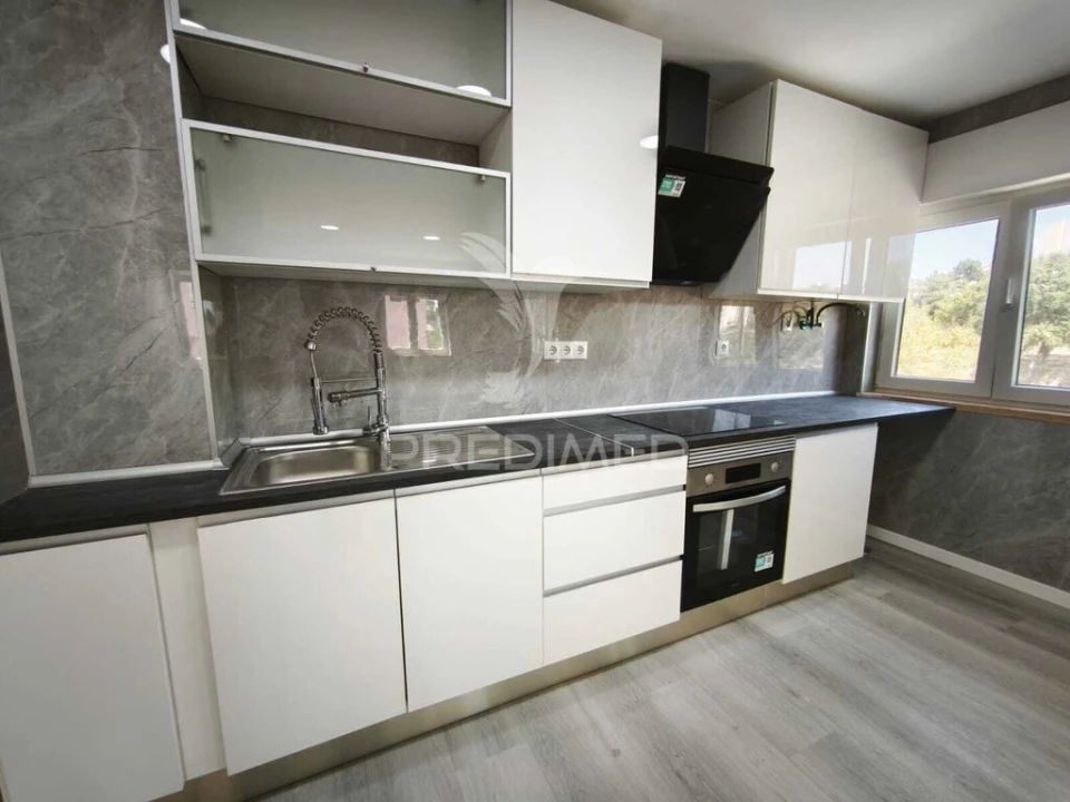 Apartamento T2 para Venda em Corroios Foto 1