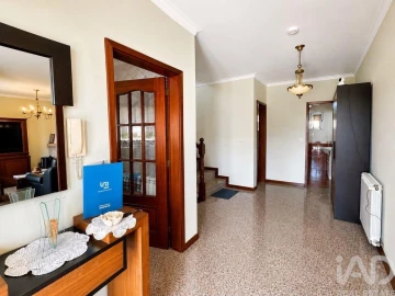 Moradia T4 para Venda em Torre e Portela