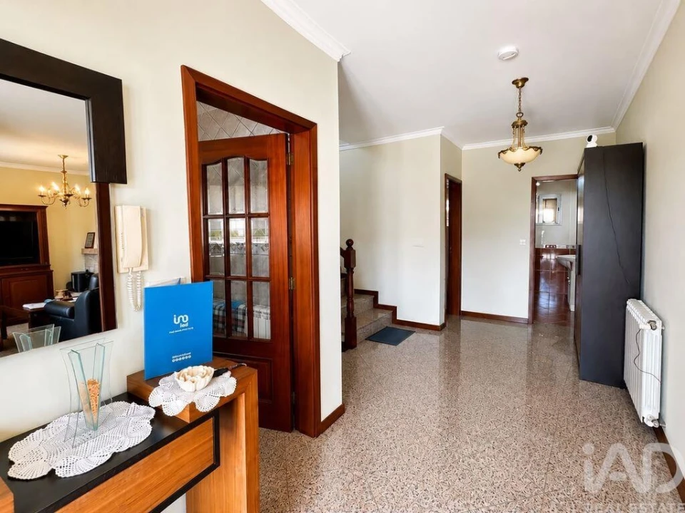 Moradia T4 para Venda em Torre e Portela Foto 7