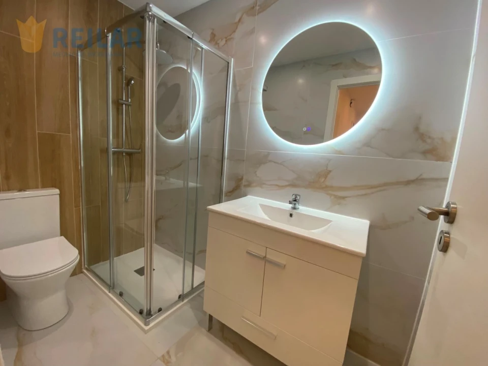 Apartamento T1 para Venda em Sacavém e Prior Velho Foto 4