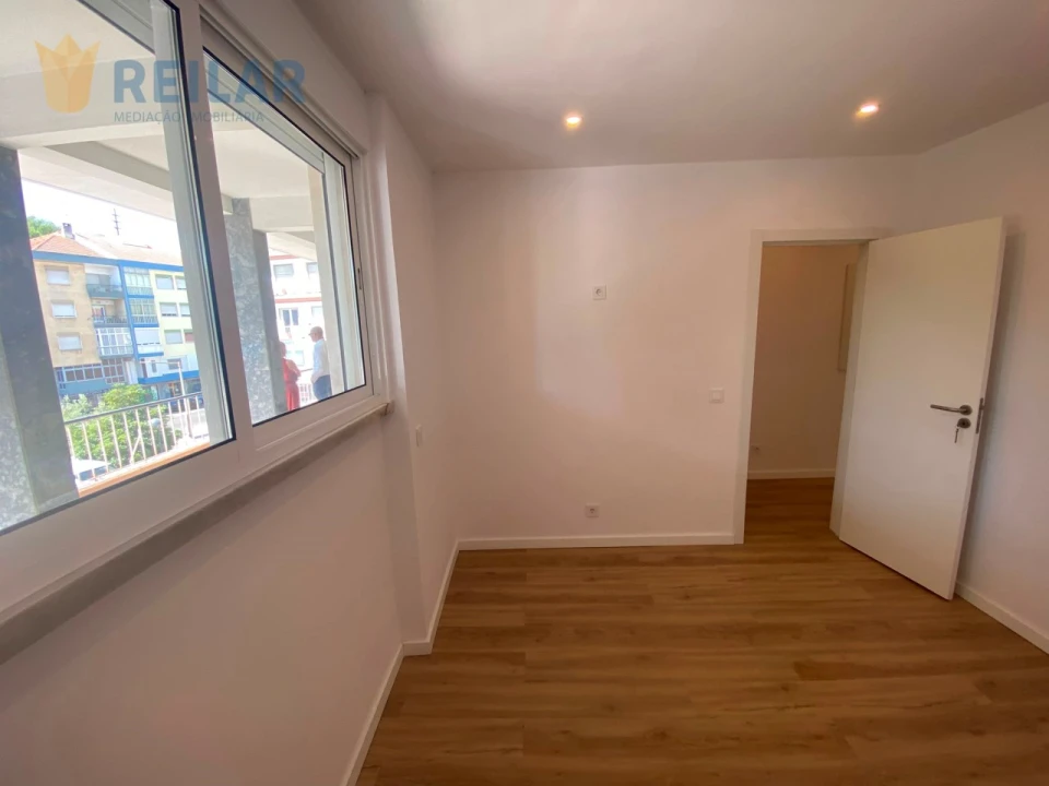 Apartamento T1 para Venda em Sacavém e Prior Velho Foto 14